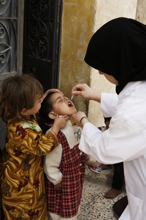予防接種を受ける子ども（シリア）©NYHQ2006-0779_Nooran