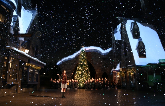 広瀬すずさんが魔法界のクリスマスオープニング・セレモニーに登場！