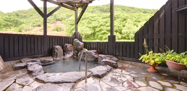 1位：新潟県    六日町温泉 いろりあん（露天風呂）