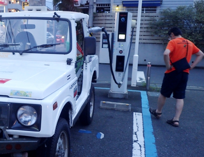 2020年7月12日18時58分クロカン四駆の電気自動車が、日本で初めてチャデモ急速充電器からの充電に成功した瞬間です。