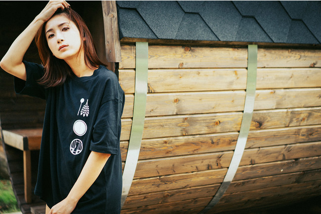 totonoü サウナ紋Tシャツ ブラック 4,980円 （モデル着用Mサイズ）