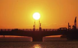 ▲釧路の夕日と幣舞橋の絶景