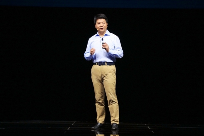 「HUAWEI CONNECT 2016」の最終日に、基調講演を行うファーウェイ輪番CEO兼取締役副会長 郭平