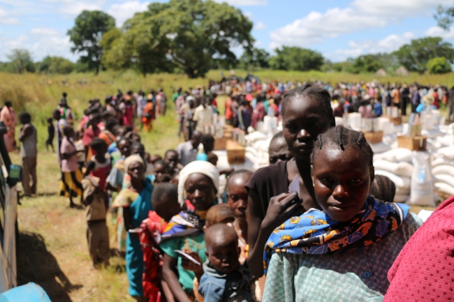 国連WFPの栄養支援を待つ女性や子どもたち(南スーダン）WFP Lara Atanasijevic