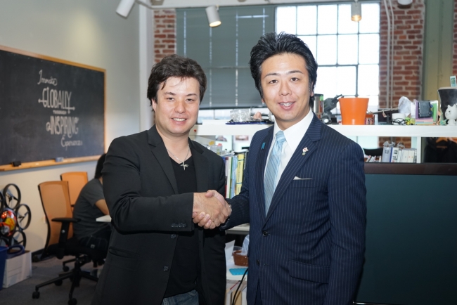 左よりbtrax, Inc. CEO Brandon K.Hill、福岡市長 高島宗一郎氏