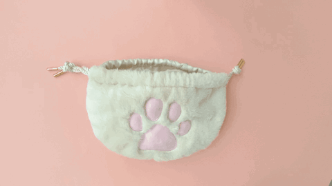 猫の手の グー パー を再現 猫の肉球付き クリームパンポーチ が フェリシモ猫部 から新登場 株式会社フェリシモのプレスリリース 猫の手の グー パー を再現 猫の肉球付き クリームパンポーチ が フェリシモ猫部 から新登場 株式会社フェリシモのプレスリリース