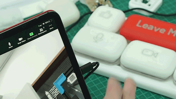 ※退出ボタンは「Leave Meeting」ではなく日本語表記となります。 ※退出ボタンは「Leave Meeting」ではなく日本語表記となります。