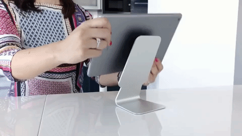 どんなタブレットやスマートホンにも合う 魔法のスタンド Slope を販売開始 企業リリース 日刊工業新聞 電子版 どんなタブレットやスマートホンにも合う 魔法のスタンド Slope を販売開始 企業リリース 日刊工業新聞 電子版