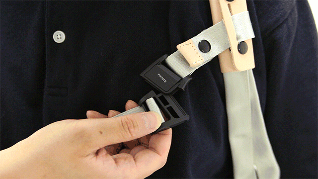 マグネット式のバックルで、力もいらず簡単に着脱可能! マグネット式のバックルで、力もいらず簡単に着脱可能!