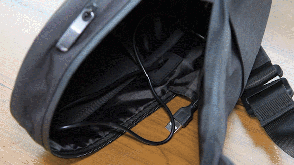 満員電車 雨からあなたの荷物を守る 新時代型ボディバッグ Beaborn 7月26日よりクラウドファンディングスタート 阿芙株式会社のプレスリリース 満員電車 雨からあなたの荷物を守る 新時代型ボディバッグ Beaborn 7月26日よりクラウドファンディングスタート 阿芙株式会社のプレスリリース