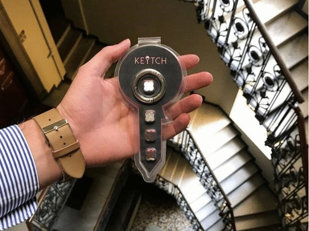 鍵の ジャラジャラ を無くし よりスマートにするミラノ発のキーリングキット Keytch キーチ がクラウドファンディング Makuake にてプロジェクト実施 株式会社 リスティックのプレスリリース 鍵の ジャラジャラ を無くし よりスマートにするミラノ発のキーリングキット Keytch キーチ がクラウドファンディング Makuake にてプロジェクト実施 株式会社 リスティックのプレスリリース