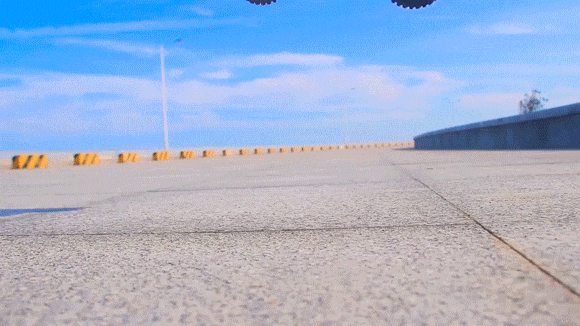 Y&Y STORE 1/10スケールの4WD高速ラジコンカー「CROSS WORLD」様々な地形で走行可能!複雑な組立は不要。 3 -