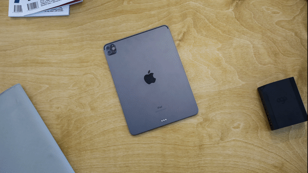 日常生活のあらゆるデバイスをこれ1台で充電できます。