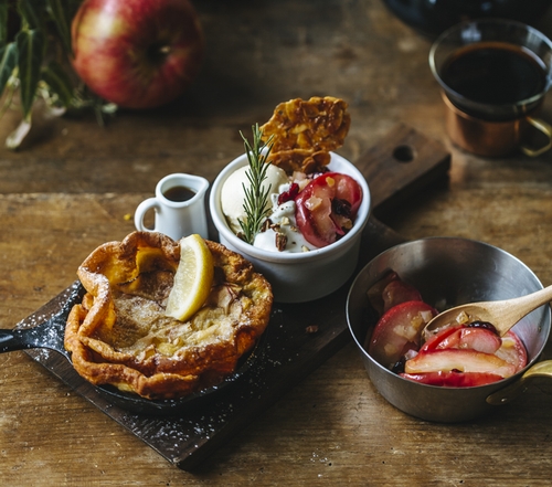 オーブンで焼き上げるドイツ風パンケーキ「アップル・ジャーマンパンケーキ」