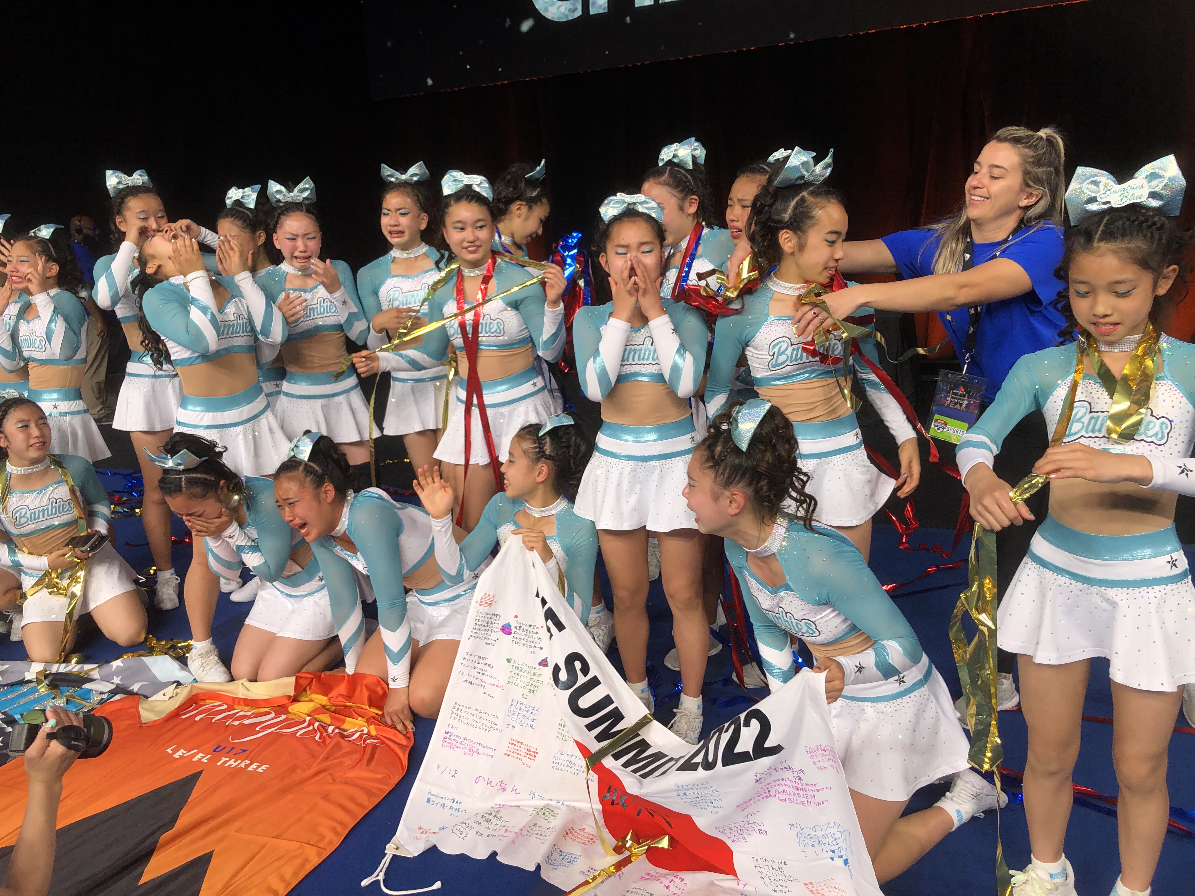 悲願の優勝に泣き崩れる選手も©Kawasaki Kids Cheerleadingclub BAMBIES All rights reserved