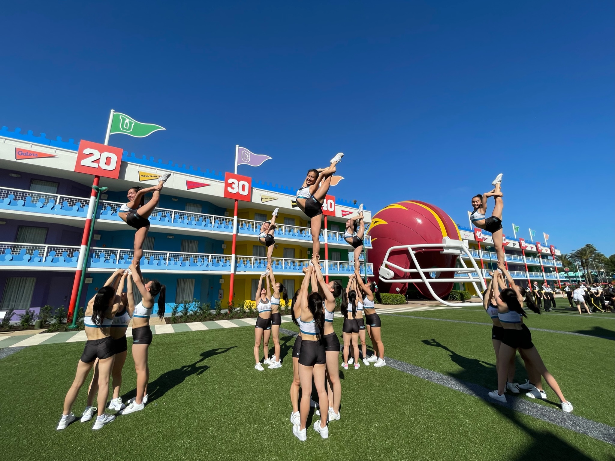 アメリカ到着後の屋外練習の様子©Kawasaki Kids Cheerleadingclub BAMBIES All rights reserved
