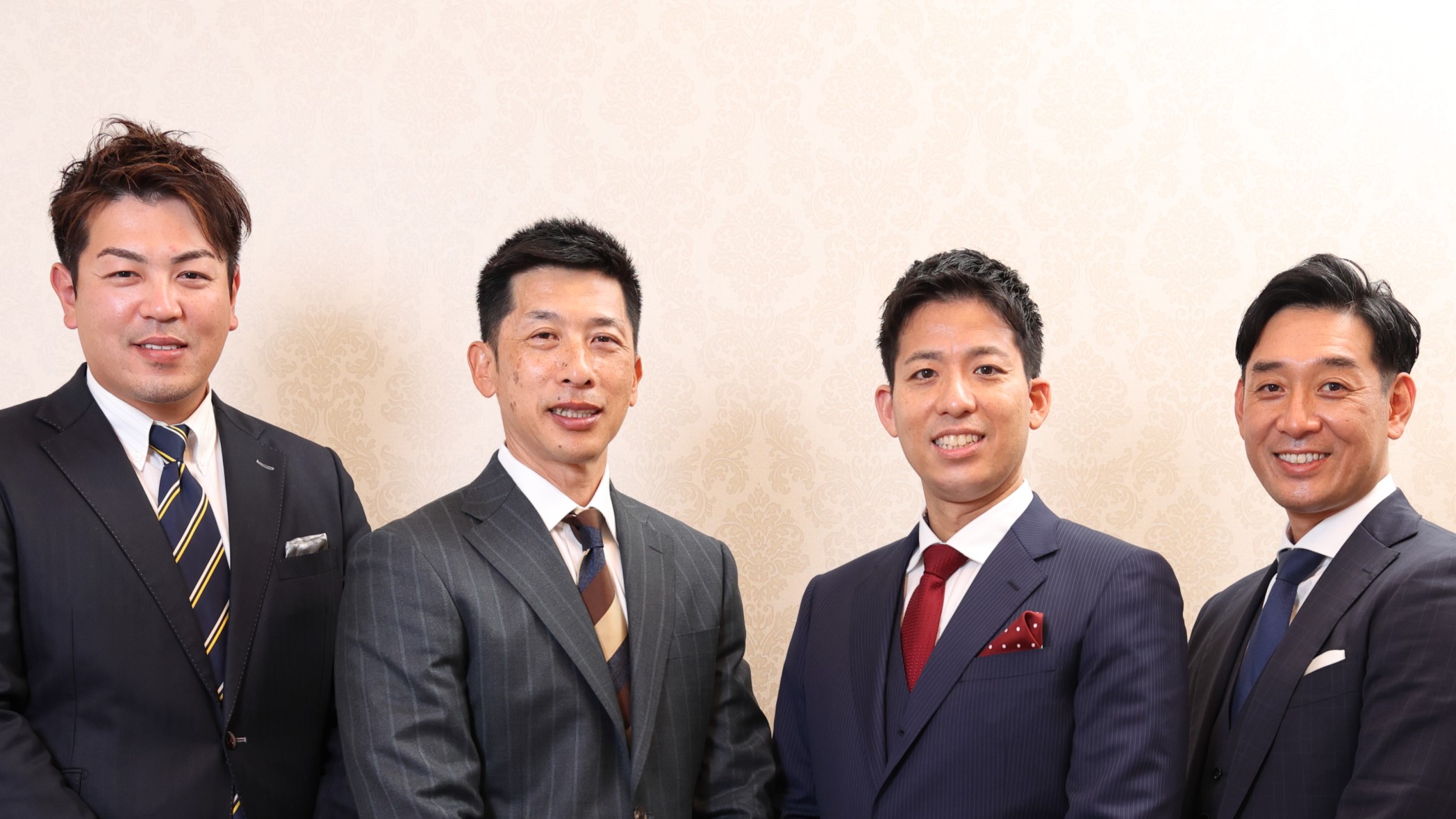 役員一同、全力で社会貢献に取り組んで参ります。