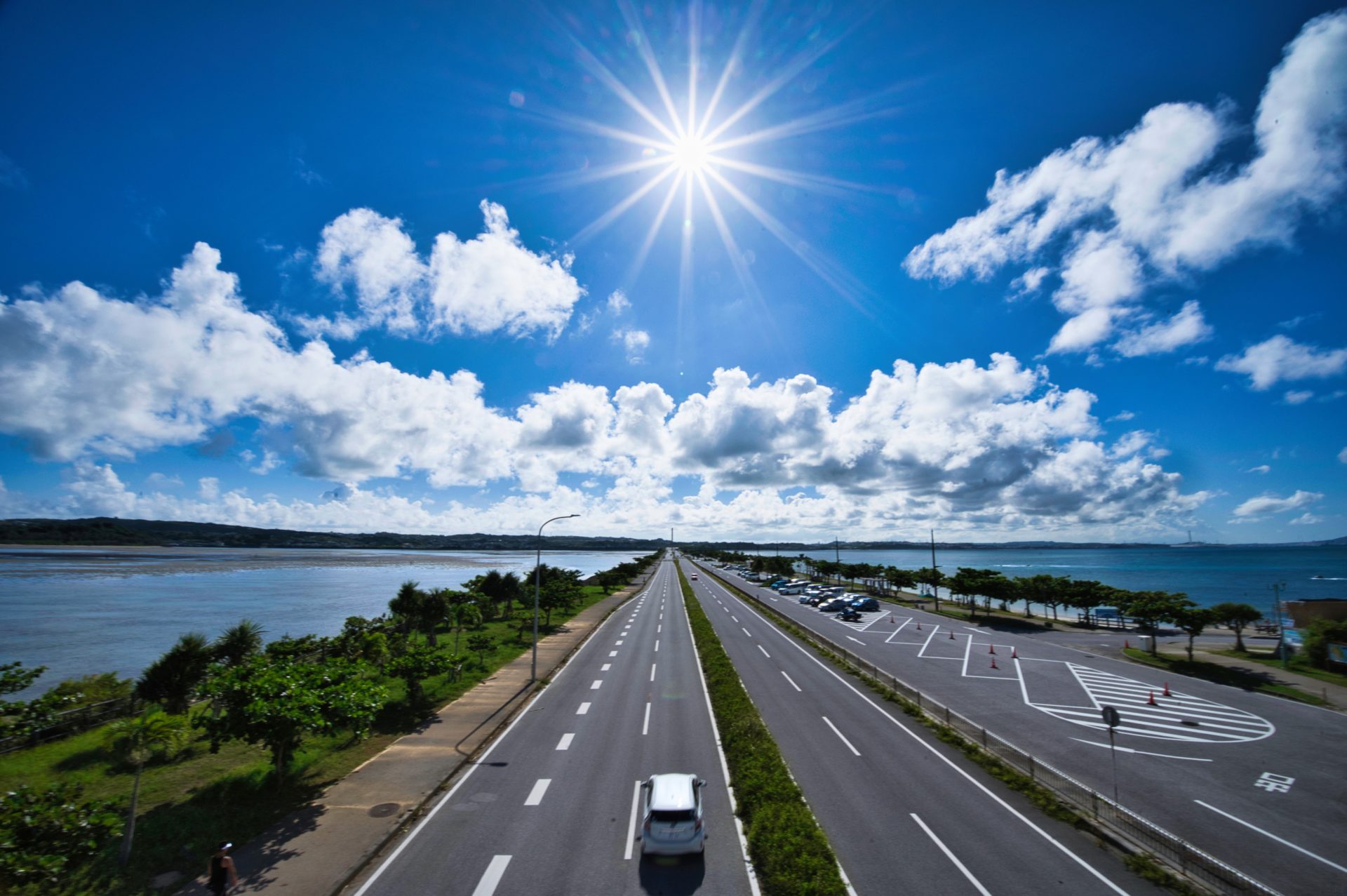 希望へ続く道（海中道路）