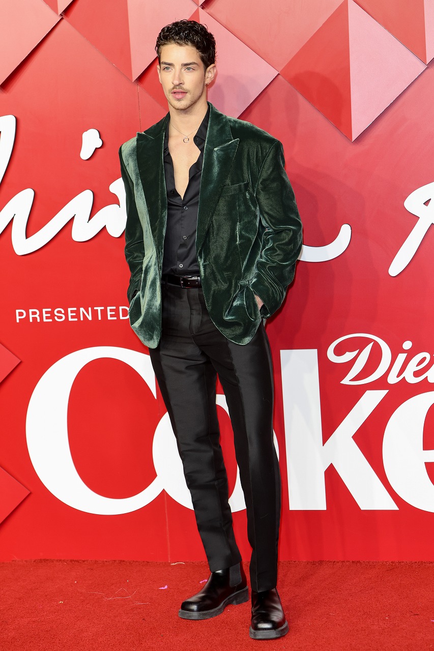 H&M 最新メンズ コレクション  ブリティッシュ・ファッション・アワード  Manu Ríos（マヌ・リオス）