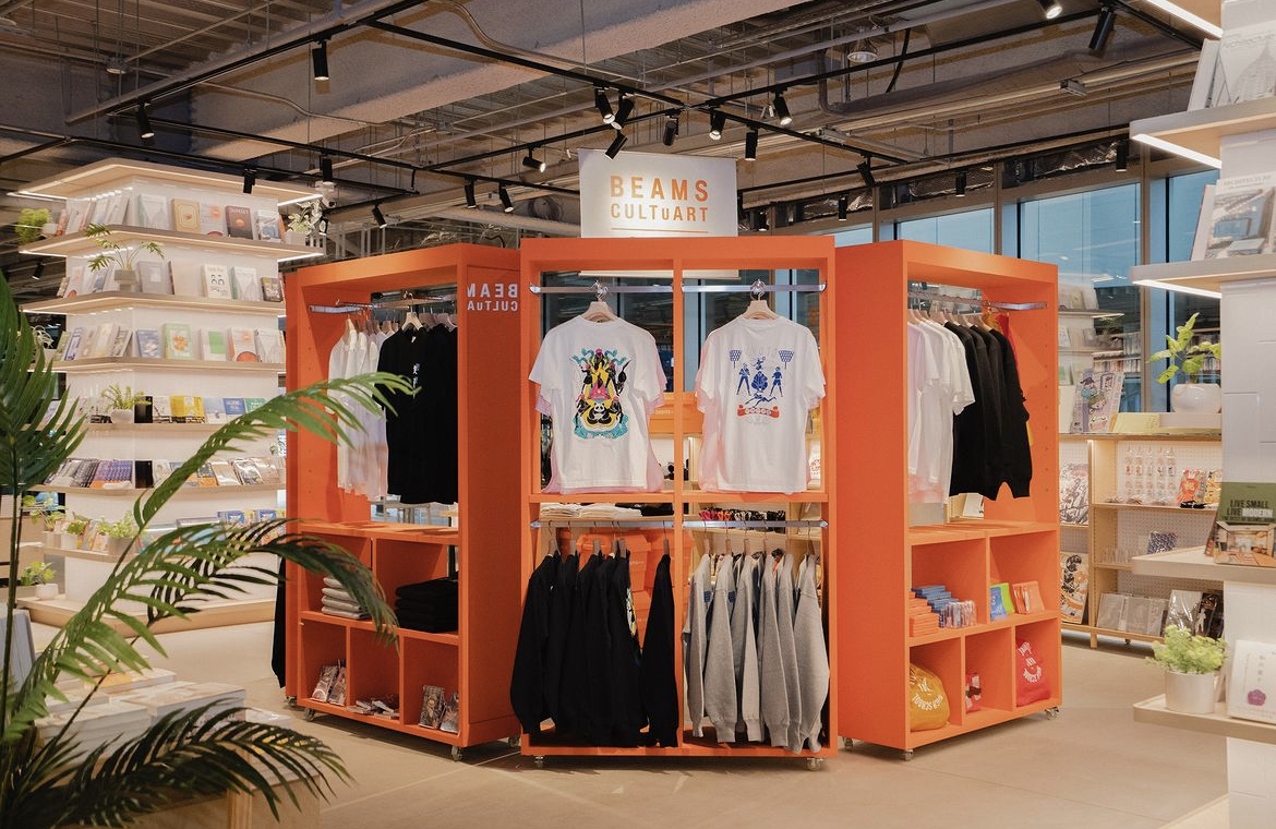 「BEAMS CULTUART Pop Up Store TSUTAYA BOOKSTORE 桃園藝文店」の店内