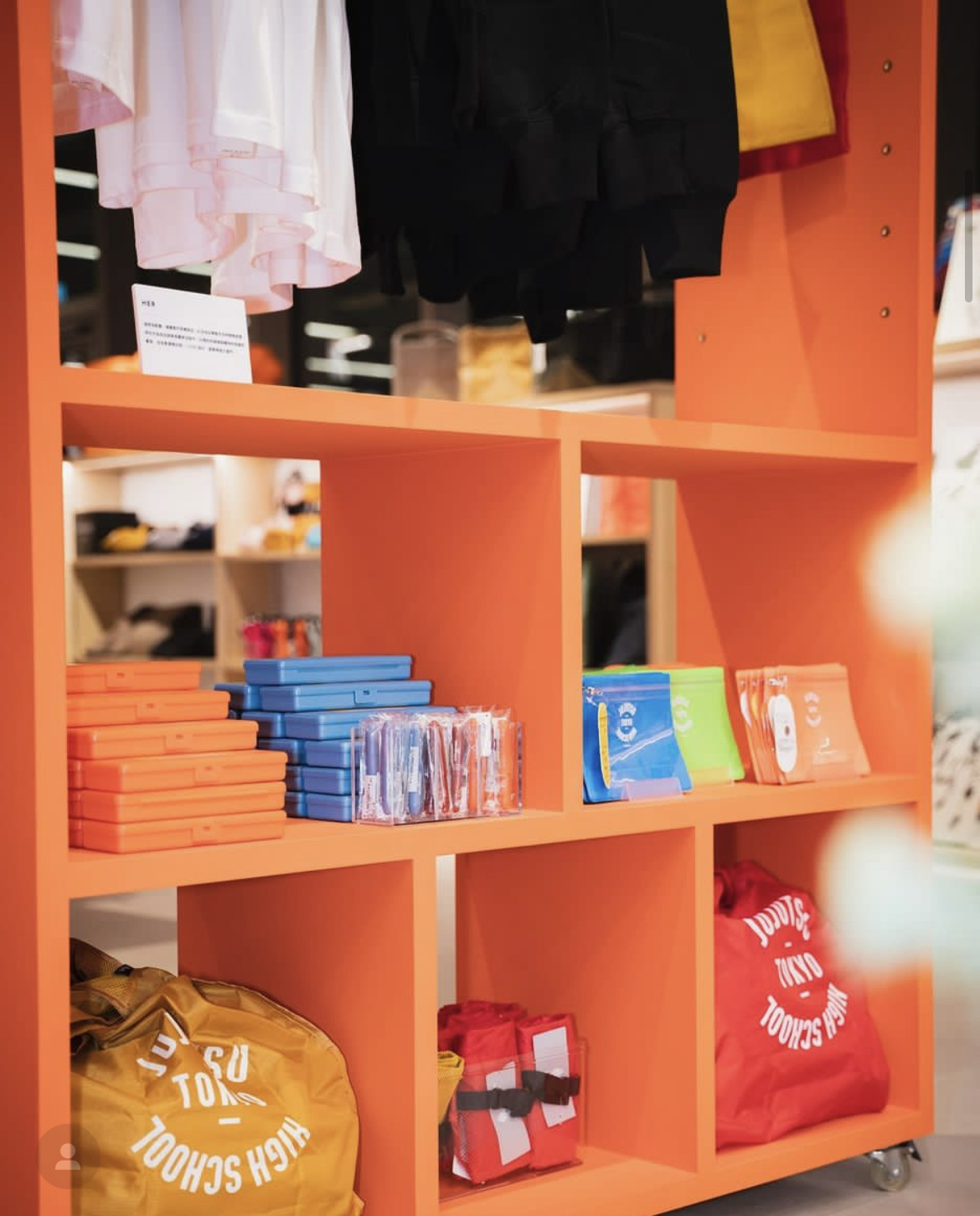 「BEAMS CULTUART Pop Up Store TSUTAYA BOOKSTORE 桃園藝文店」の店内