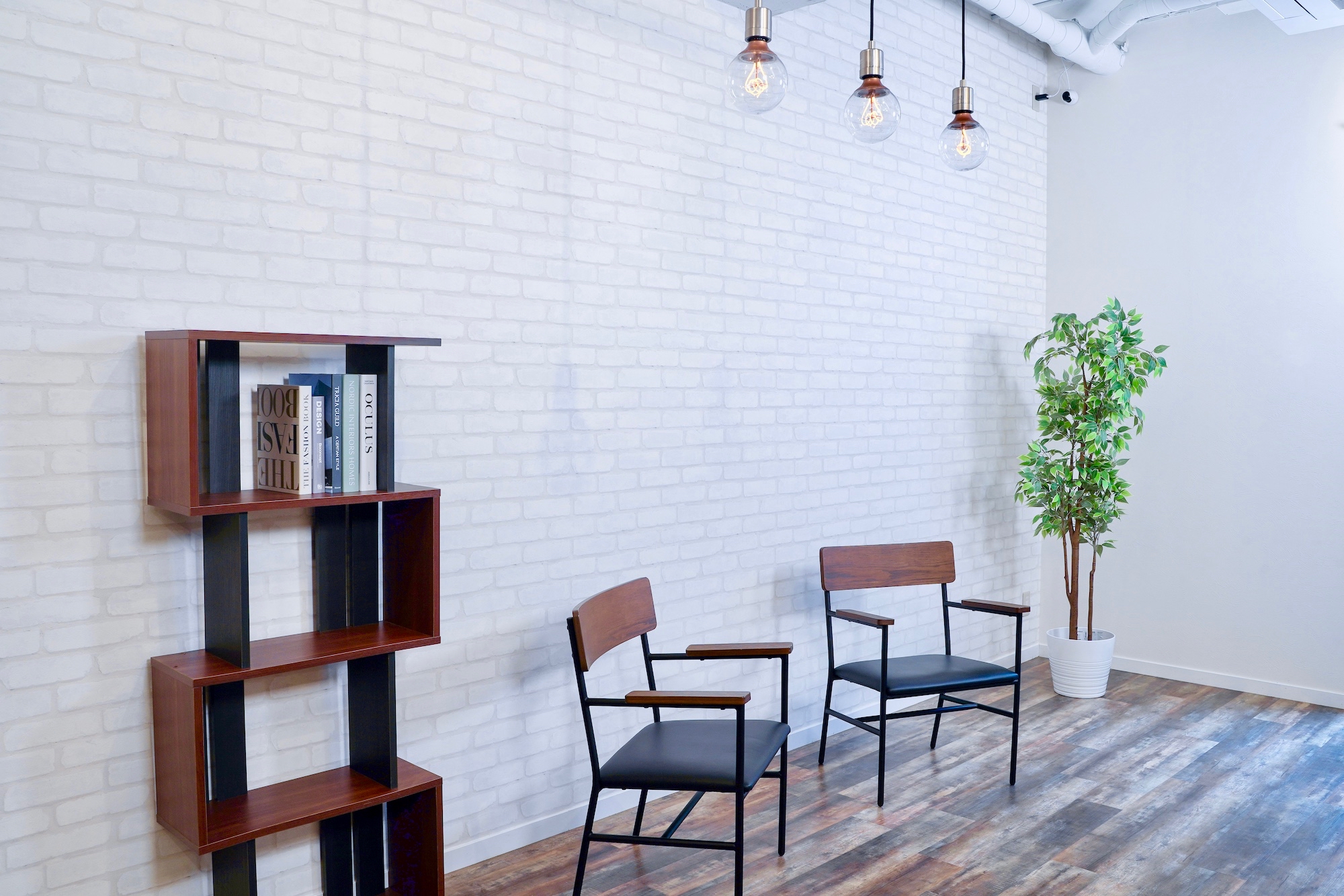 WHITE STUDIO