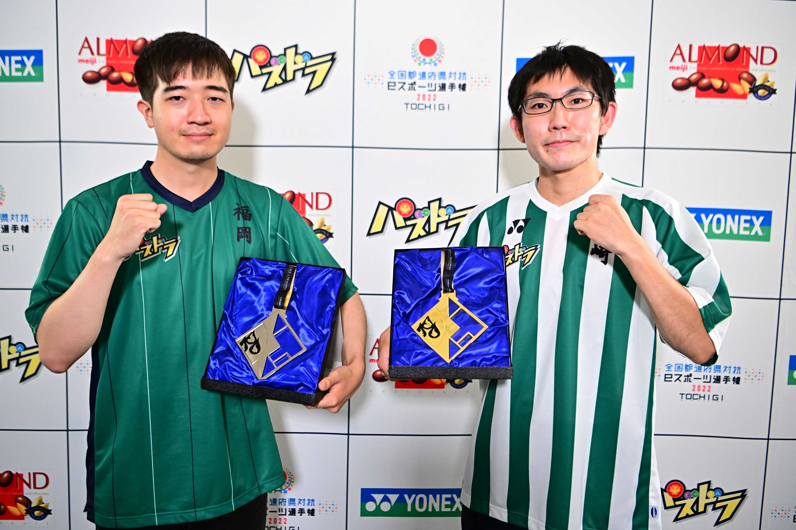 福岡県代表 ゆーふぉ選手（左）、長崎県代表 うっち～選手