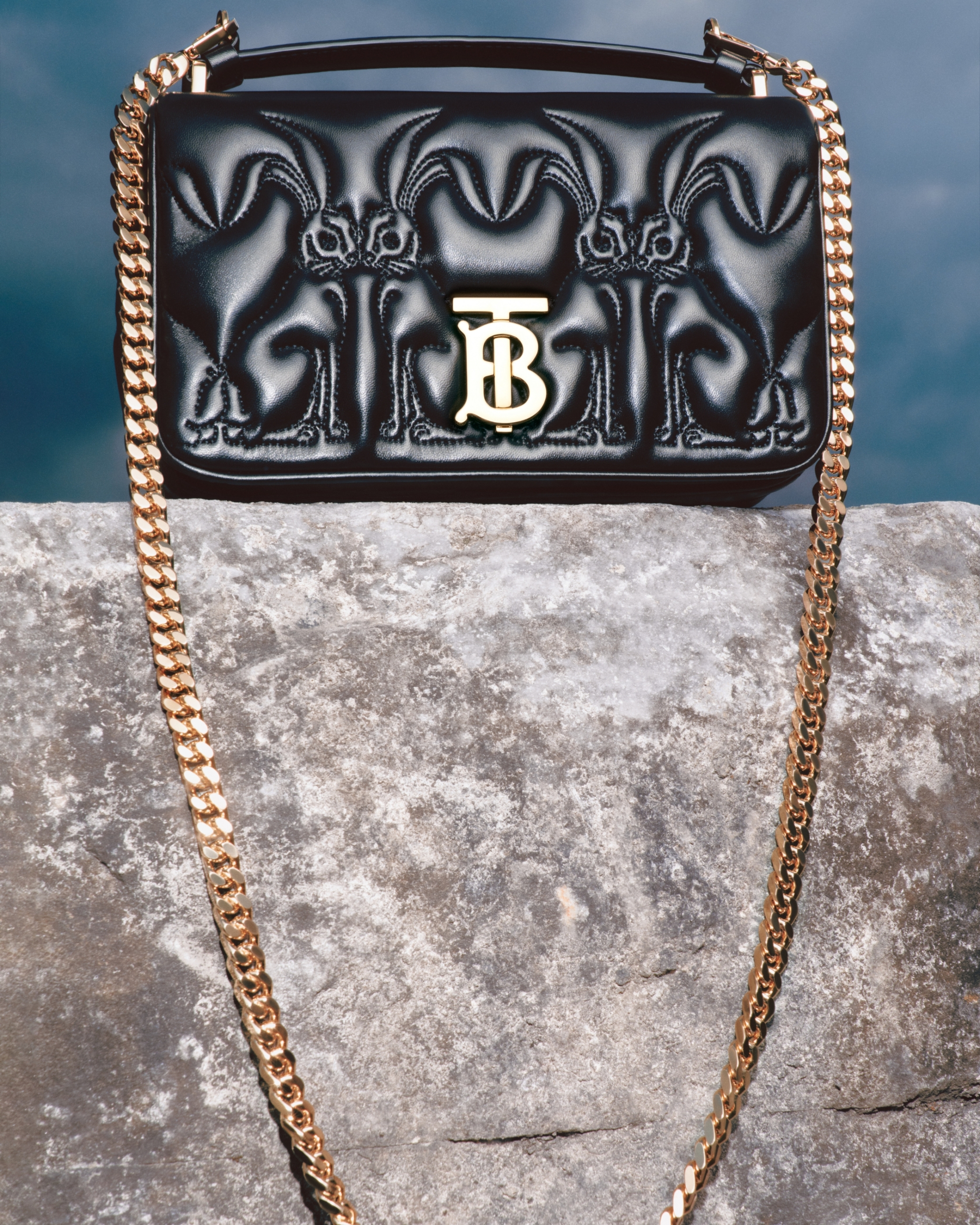 © Courtesy of Burberry／Sky