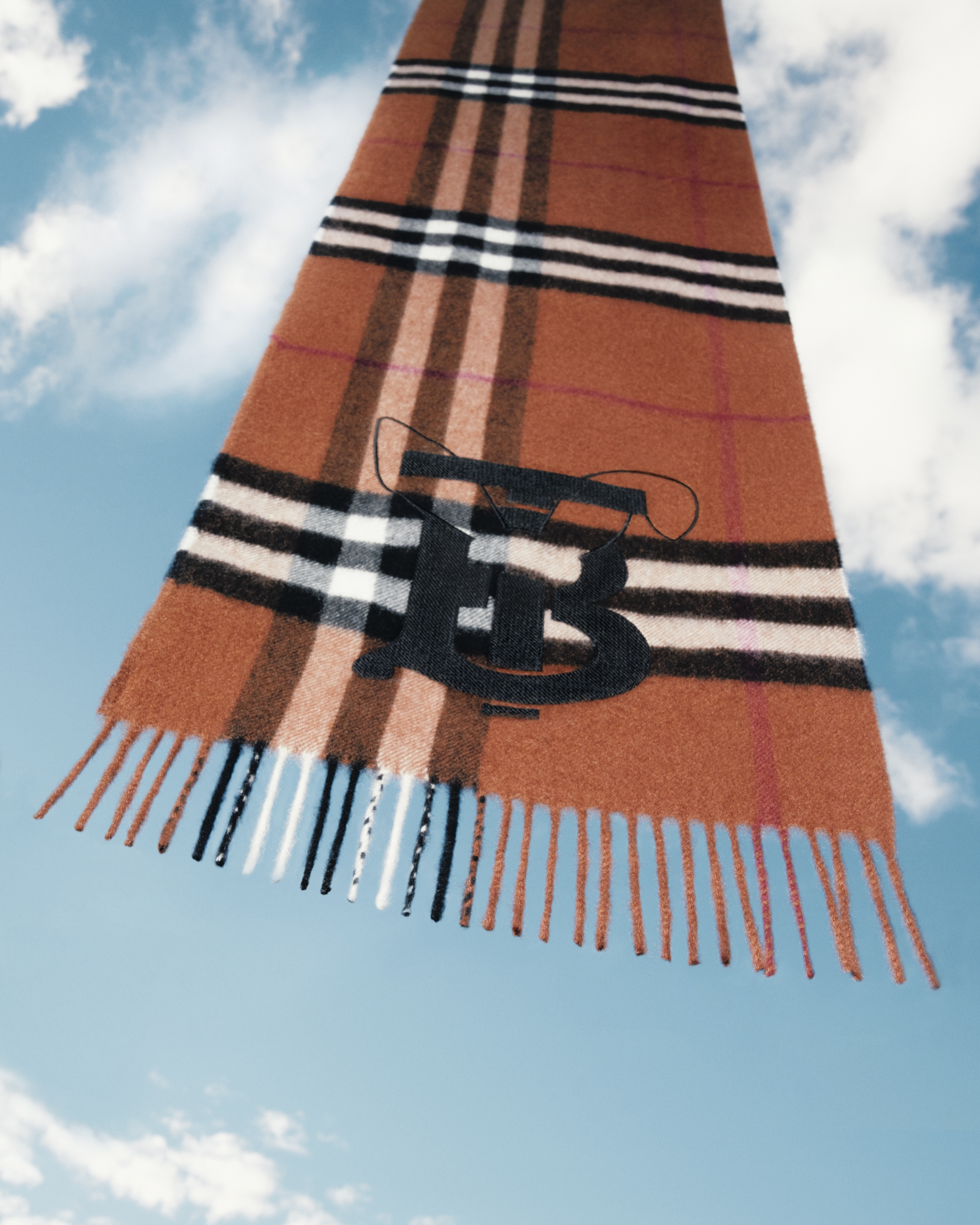 © Courtesy of Burberry／Sky