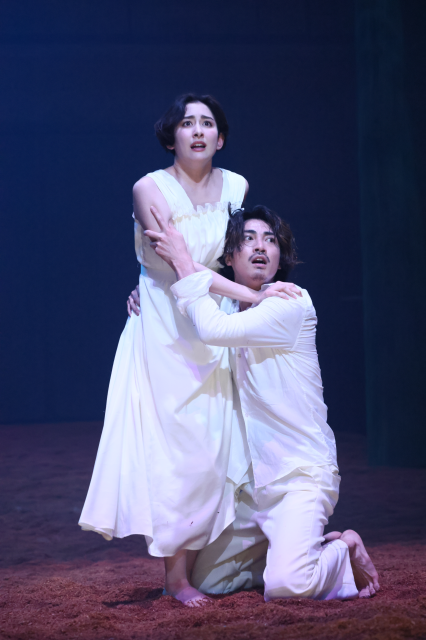 左から）花嫁：早見あかり、レオナルド：木村達成