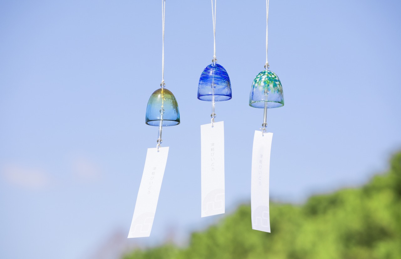 ”風鈴 涼(すずみ)” 左から〈月白〉〈夏風〉〈山空〉