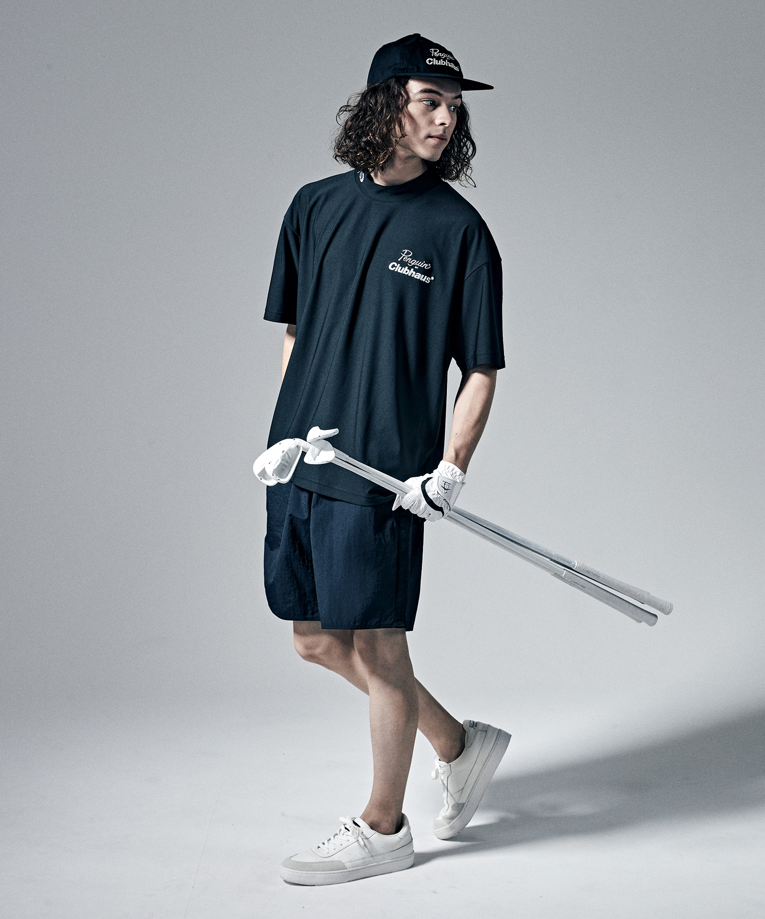 Mock neck T-shirt：MLMVJA03FS　BK00 12,100円（税込）Buggy shorts：MLMVJD50FS　NV00 9,680円（税込）CAP：MLBVJC01FS　BK00 6,600円（税込）