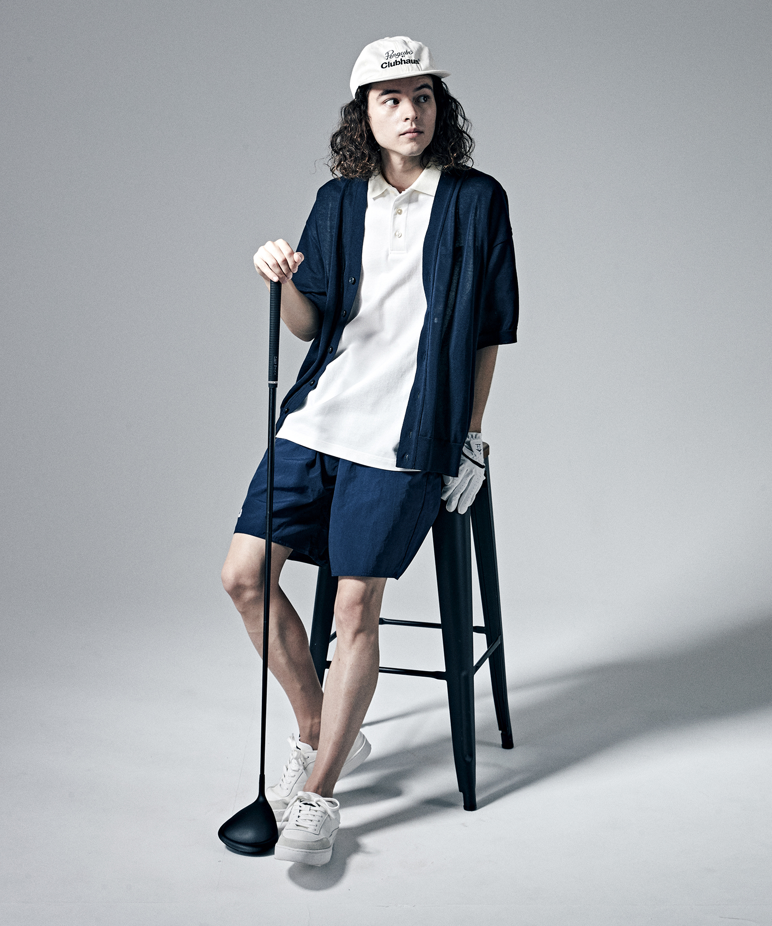 60’ Raglan Sleeve Polo：MLMVJA01FS WH00 17,380円（税込）Cardigan：MLMVJL02FS　NV00 23,100円（税込）Buggy shorts：MLMVJD50FS NV00 9,680円（税込）