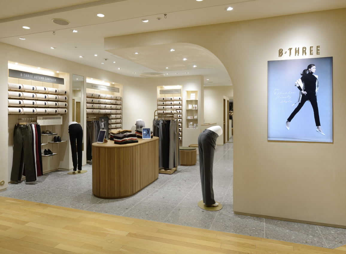 ストレッチパンツ専門ブランド「B-THREE」