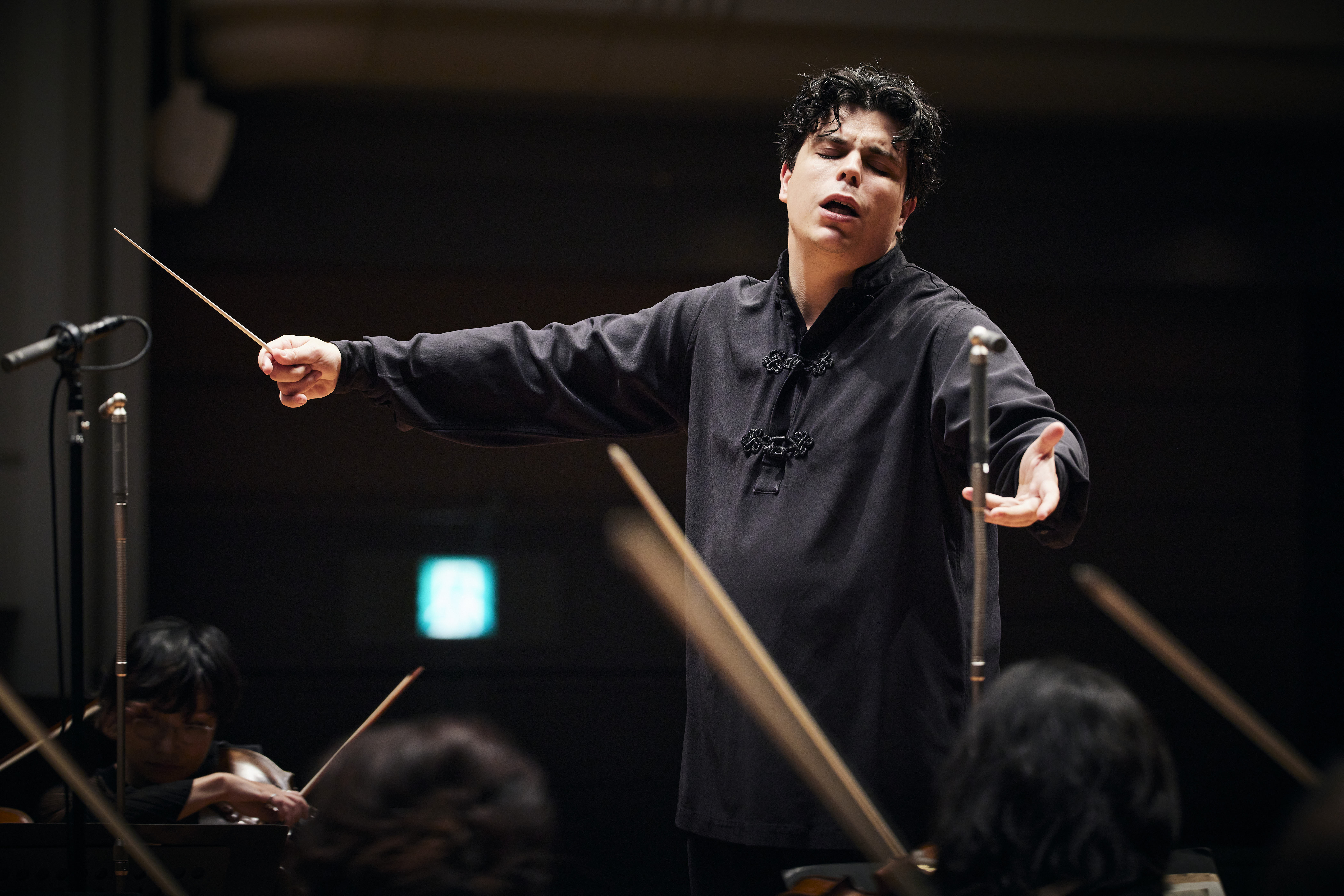 東京フィル首席指揮者アンドレア・バッティストーニ (C)上野隆文