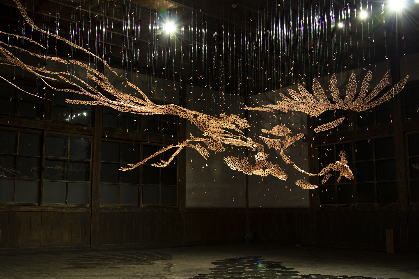 「吉祥 kichi-shou」2021年　銅線　NAKANOJO BIENNALE 2021