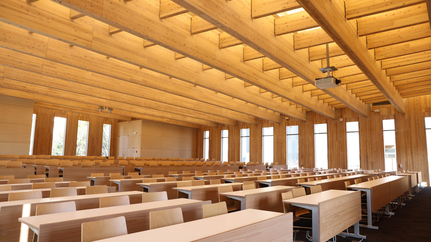 岡山大学共育共創コモンズ（OUX,オークス）の講義室