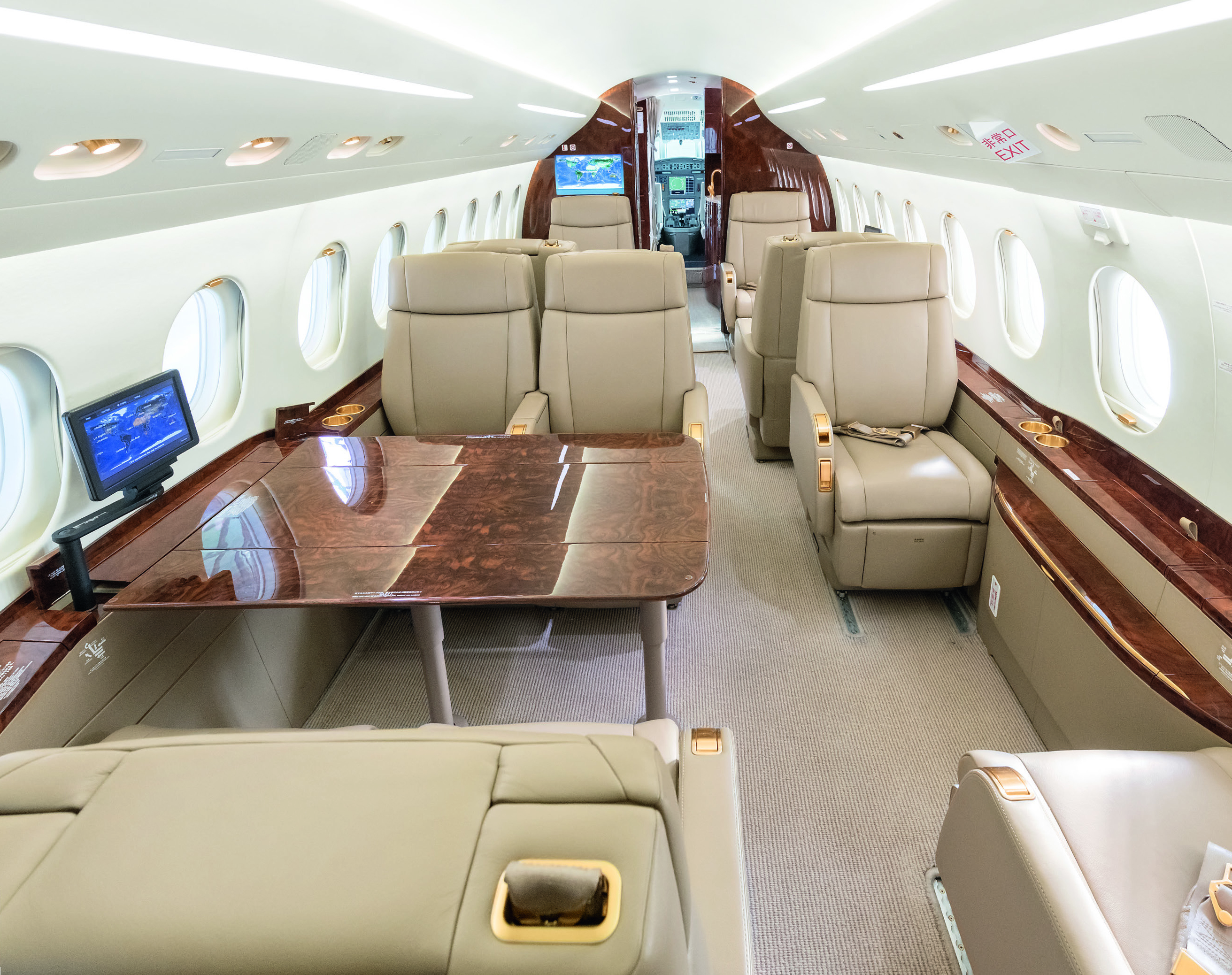 Falcon2000LXS機内