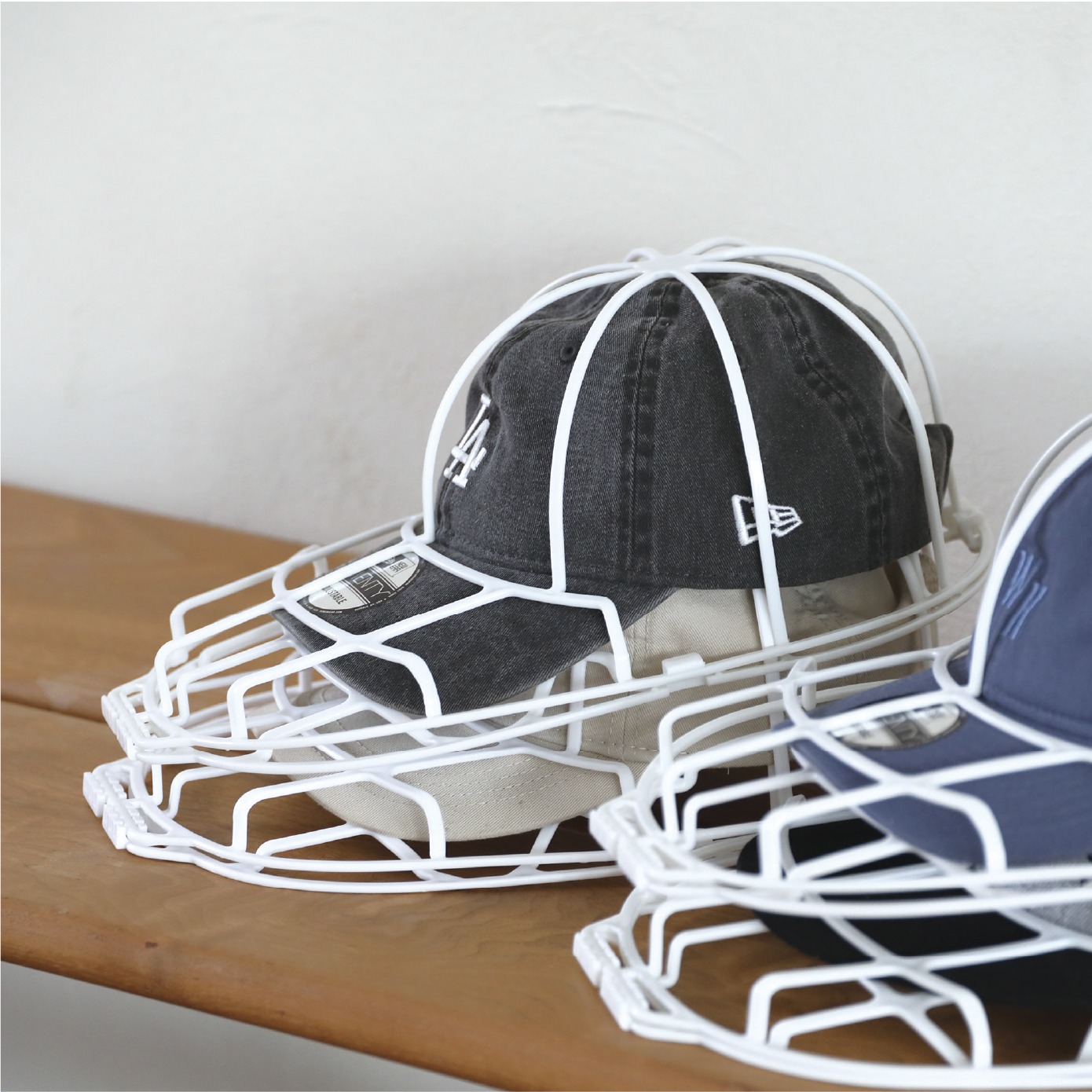 キャップを重ねて収納している様子