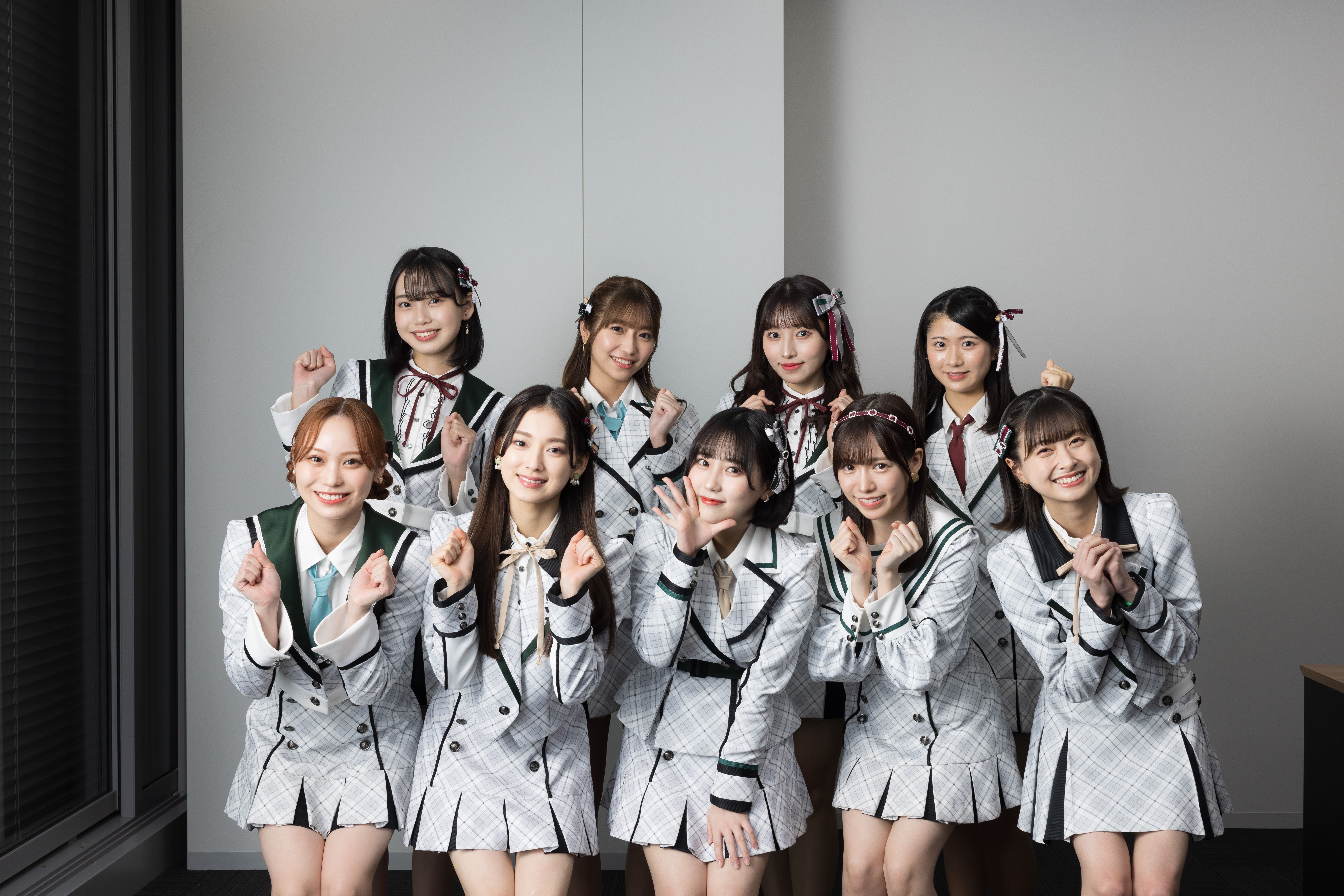 前列：左から豊永阿紀、最上奈那華、田中美久、運上弘菜、松岡はな　後列：左から梁瀬鈴雅、山下エミリー、栗原紗英、井澤美優