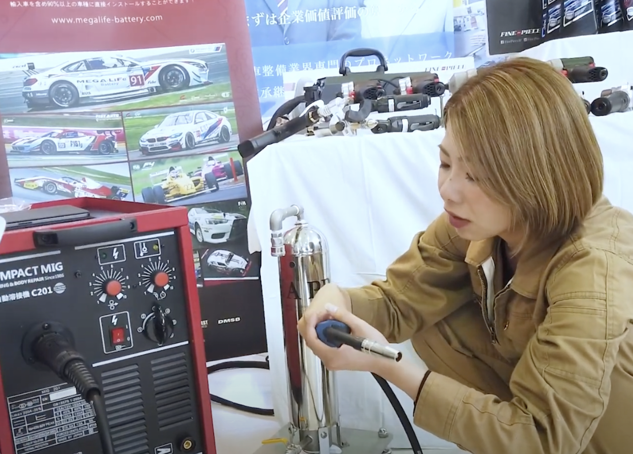 本格派コンパクトミグ 高性能半自動溶接機 C201