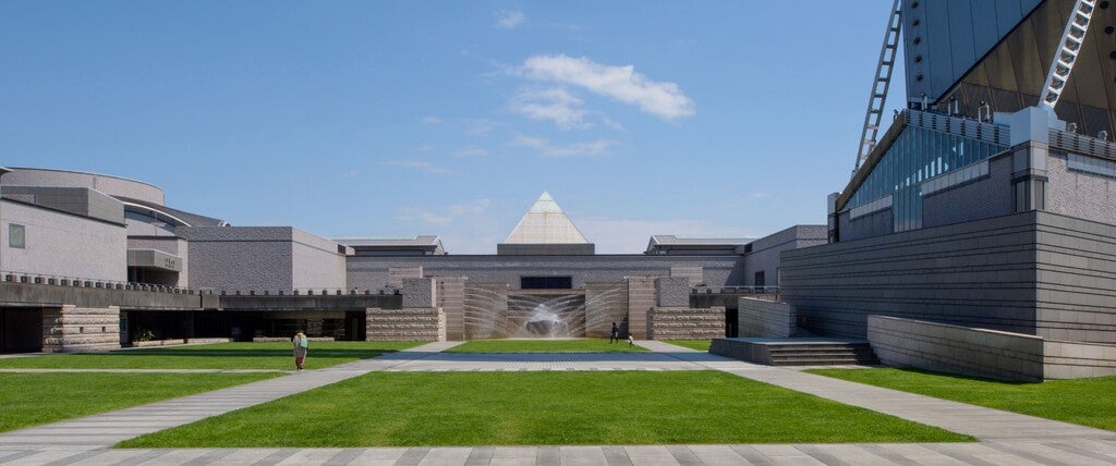 磯崎新の建築30 磯崎新の建築30 : 模型, 版画, ドローイング(磯崎新) / 古本