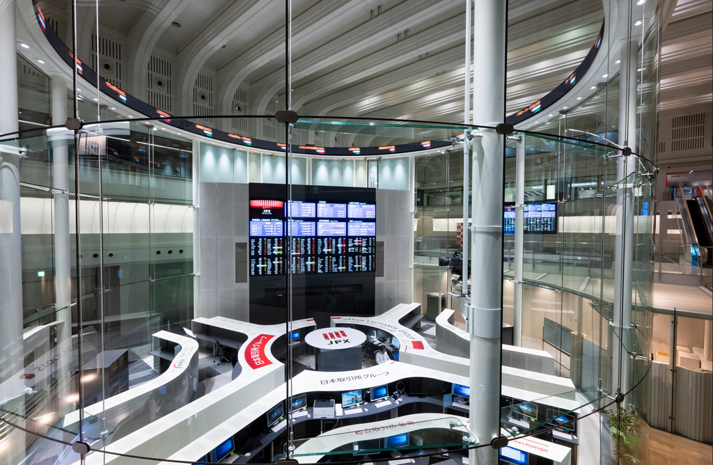 1990 Tokyo Stock Exchange - Roaring Bubble Years in June