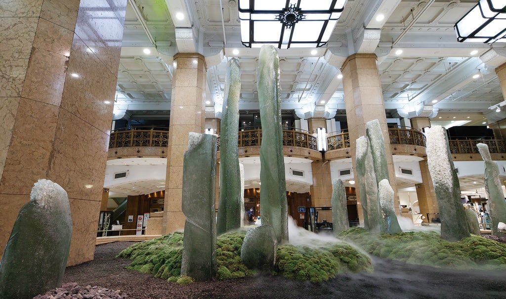 ガラス造形作家 西中千人が「ミラノ デザイン ウィーク 2024」に参加