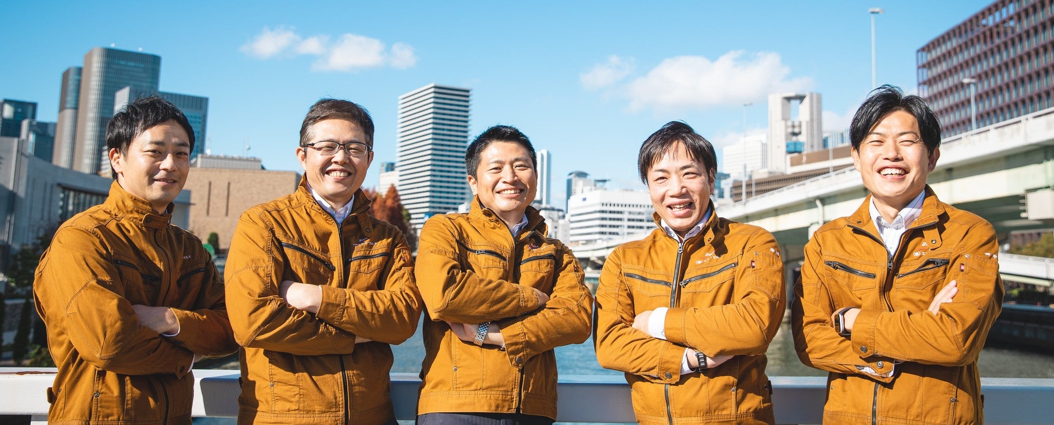 一生ものの一点もの】希少価値の高い銘木を揃えたレジンテーブル 一生ものの一点もの】希少価値の高い銘木を揃えたレジンテーブル