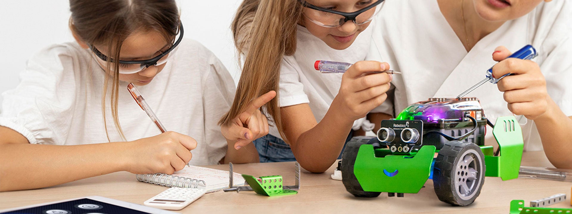 幼児向け電車型学習ロボット Qレール（Coding Express） : 知育