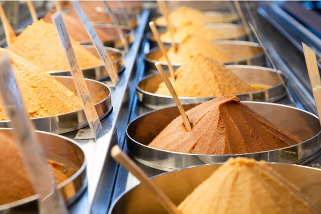 <味噌蔵>味噌の食べ比べ <味噌蔵>味噌の食べ比べ