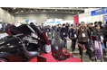 来場者11,049名の専門展示会で存在感！日本コムシンク「高機能素材×次世代モビリティ」でDXを提案