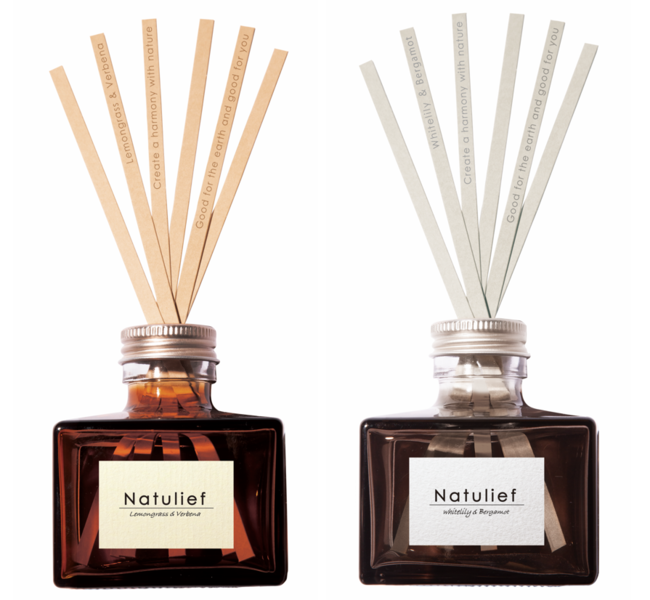 左〈レモングラス&バーベナ〉、 右〈ホワイトリリー&ベルガモット〉 左〈レモングラス&バーベナ〉、 右〈ホワイトリリー&ベルガモット〉