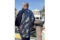 伝統の藍染めとサステナブルなファブリックによる万博のユニフォーム